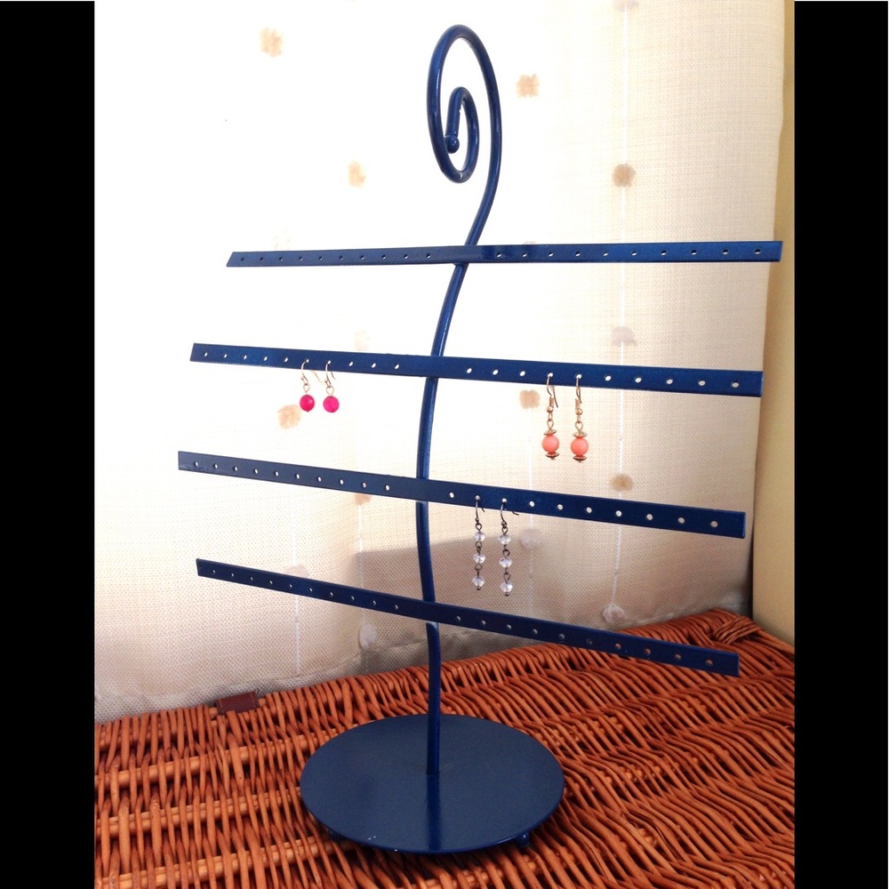 BUNDLE - Earring Stand/3 Prs New Earrings